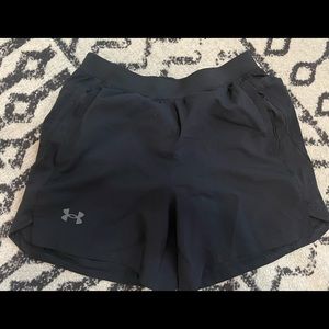 Mens UA running shorts, 5in inseam, EUC, size M